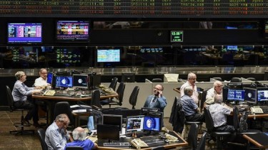 Dólar: refuerzan el cepo en la previa a las elecciones del domingo