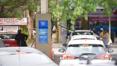 En lo que va del año, los combustibles aumentaron más de 115% en Neuquén capital. (Foto: Florencia Salto)