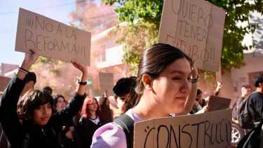 Los estudiantes marchan al CPE. Foto archivo: Matías Subat 