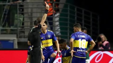 Marcos Rojo fue expulsado por doble amarilla y no podrá estar frente a Fluminense en la final. (Foto: Gentileza)