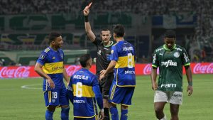 La Conmebol publicó el audio del VAR de la primera amarilla de Marcos Rojo