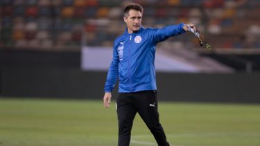 La lista de candidatos para reemplazar a Gago en Racing la encabeza Barros Schelotto