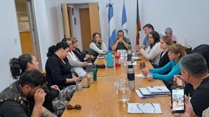 Escuela que se quemó en Neuquén: familias  exigieron a Educación que se reanuden las clases