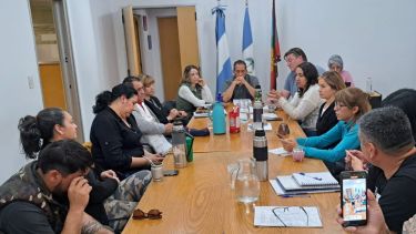 Las familias de los alumnos que asisten a la escuela 223 se reunieron con autoridades en el CPE (foto: gentileza)