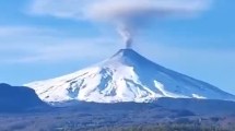 Imagen de Alerta naranja del volcán Villarrica: emisión de cenizas y sismicidad, qué dijo el último reporte