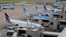 Imagen de Varados por paro de aeronáuticos que afecta a Neuquén: «no hay respuestas y las líneas están saturadas»