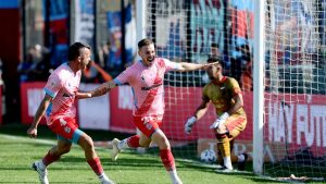 Colón perdió con Arsenal y no pudo salir de la zona de descenso
