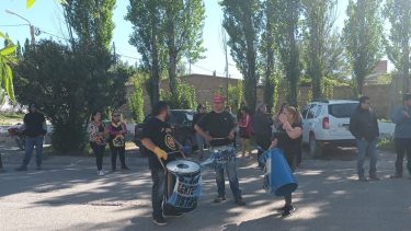 Municipales de Vista Alegre protestan frente al edificio municipal (gentileza)