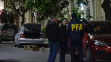 El vehículo se ubicaba a metros de una sinagoga. Foto: Gentileza C5N. 