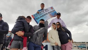El concurso de pesca del pez gallo se quedó en Viedma y Minichelli se llevó medio millón de pesos