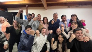 El gobernador electo Rolando Figueroa prometió que en el mes de enero, ya en su calidad de gobernador en funciones viajará a Villa La Angostura.