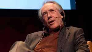 El escritor inglés Ian McEwan se planta contra la corrección política