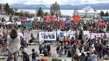 En 2011, Bariloche fue sede del 26 Encuentro de Mujeres, cuando la ciudad todavía estaba impactada por las cenizas del volcán Puyehue. Foto: gentileza Alba Piazza