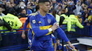 Boca viajó a Brasil con dudas centrales: Rojo y Figal, otra vez diferenciados