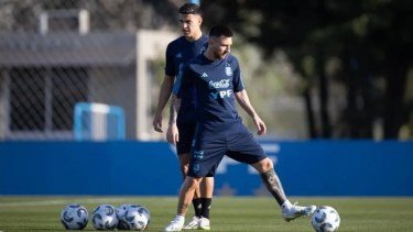 Con Messi, el posible equipo titular que planea Scaloni para enfrentar a Perú en Lima