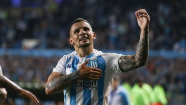 Vecchio brilló y abrió el marcador en la victoria de Racing frente a Boca.