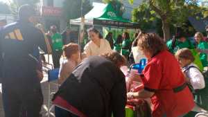 Paro en hospitales: trabajadores de salud ya atienden en las calles de Roca, Allen y Regina