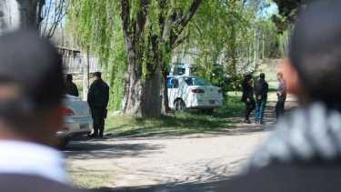 Noche violenta en Roca: un herido grave, el secuestro de las escopetas y dos detenidos en la madrugada