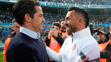 Gago y Tevez, uno se fue insultado y el otro es venerado por sus hinchas.