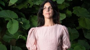 Luciana De Luca presenta su nuevo libro «El amor es un monstruo de Dios»