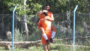 Deportivo Roca goleó en el arranque de los cuartos de final de la Liga Confluencia