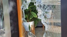 Imagen de Otro robo a un comercio en el centro de Cipolletti: destrozaron la puerta y se llevaron dinero