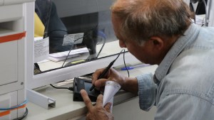 Jubilados de Cipolletti podrán renovar la licencia de conducir sin pagar el costo: conocé los requisitos