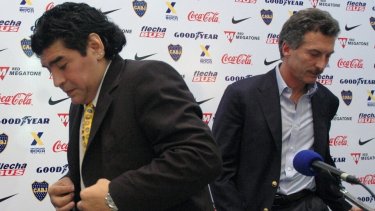 El exmandatario comparó a los dos referentes del fútbol argentino y desató la polémica.
