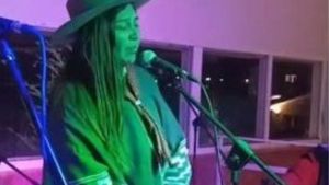 Rosi, la primera mujer payadora de Neuquén: «mi amor por la música es algo que llevo en la sangre»