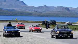 El museo itinerante de autos clásicos ya recorre las rutas de la cordillera