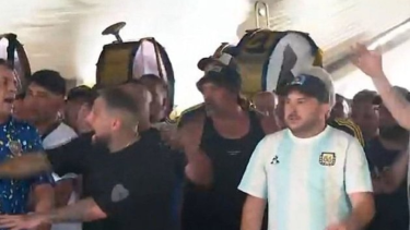 Diego Brancatelli entró al Maracaná con "La 12" y las imágenes causaron revuelo. 