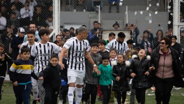 El Albinegro terminó tercero en su grupo y hoy tiene su primer cruce eliminatorio. Por la ventaja deportiva no le sirve el empate.