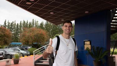 Dibu Martínez jugará por primera vez en la Bombonera.
