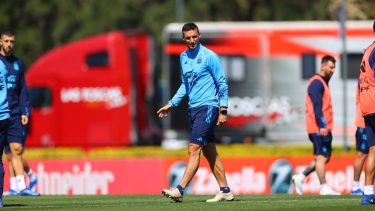 Scaloni analiza sumar más jugadores para los partidos con Uruguay y Brasil.