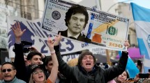 Imagen de Milei presidente electo: cómo abrirán los mercados este martes, ¿podría haber devaluación?