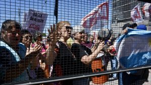 Siguen las críticas por sumar el pago de la deuda de CALF a los usuarios de Neuquén capital a partir de enero