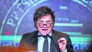 Javier Milei reafirmó su idea económica y Sergio Massa agitó la incertidumbre