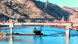 Rolando Figueroa pidió a Nación que le transfiera la obra del puente de La Rinconada para terminarla