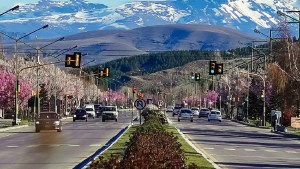 Una ciudad neuquina llena de magia, el mejor pique y fiestas con cerveza para ir en primavera y verano