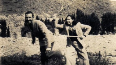 Los ratos compartidos en Caepe Malal, entre risas, allá por la década del '40. Foto: Gentileza Leonardo Venezia.
