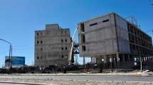 Imagen de Empresas constructoras de Neuquén en alerta por los dichos de Milei de terminar la obra pública
