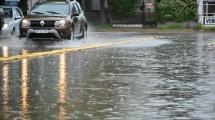 Imagen de Lluvia en Cipolletti: piden no salir de las casas y ya hay calles inundadas