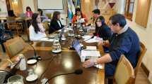 Imagen de Gennuso quiere entregar tierras a gremios y Cortés promete revisar porque hay «punteros»