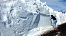 Imagen de Video: iban de Caviahue a Copahue y las frenó una pared de hielo en una ruta de Neuquén
