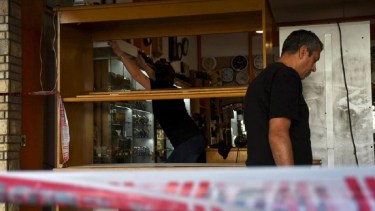 El robo ocurrió en la joyería Daniell's de Cipolletti. Foto: Matias Subat.