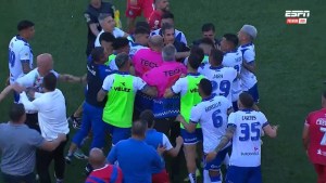 En un final caliente, Vélez empató con Argentinos  y no aseguró su permanencia en primera