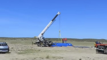 Los tanques de deposito de combustibles ya fueron instalados en el balneario El Cóndor.