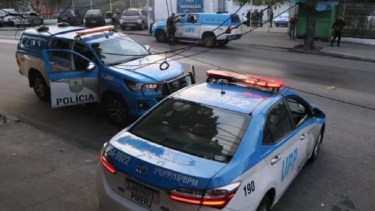La Policía Federal dijo en un comunicado que detuvo a dos personas, que no nombró, por cargos de terrorismo en Sao Paulo.