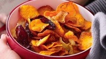 Imagen de Chips de vegetales con mayonesa de zanahoria