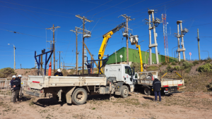 Corte de luz en gran parte de Centenario este lunes feriado: hasta cuándo y qué barrios afecta